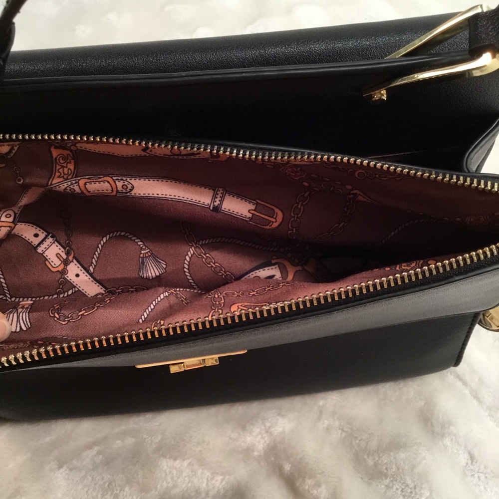 Prm Black Streamlined Handbag - image 6